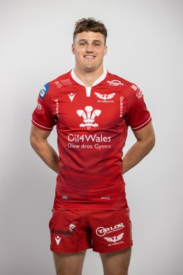 150921 - Scarlets Rugby Squad Headshots - Tomi Lewis