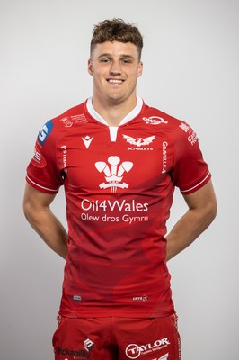 150921 - Scarlets Rugby Squad Headshots - Tomi Lewis