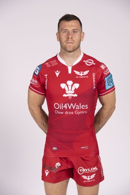 230921 - Scarlets Rugby Squad - Gareth Davies