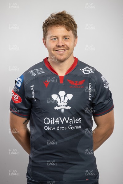 150921 - Scarlets Rugby Squad Headshots - James Davies