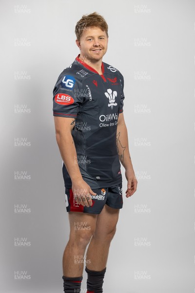 150921 - Scarlets Rugby Squad Headshots - James Davies