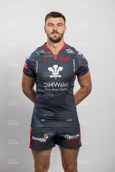 150921 - Scarlets Rugby Squad Headshots - Johnny Williams