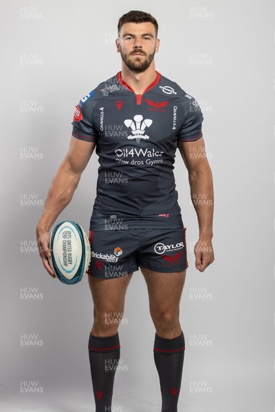 150921 - Scarlets Rugby Squad Headshots - Johnny Williams