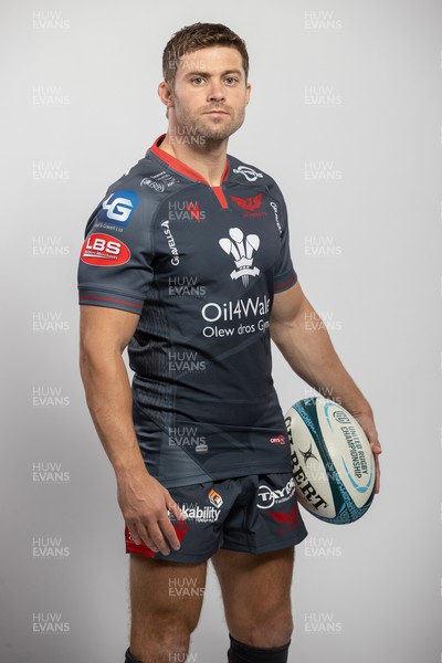 150921 - Scarlets Rugby Squad Headshots - Leigh Halfpenny