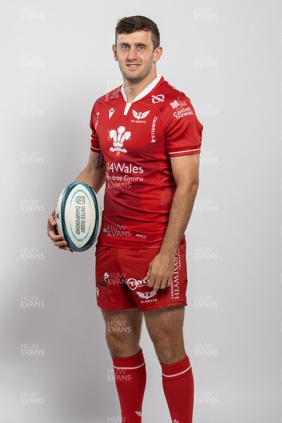 150921 - Scarlets Rugby Squad Headshots - Dan Jones
