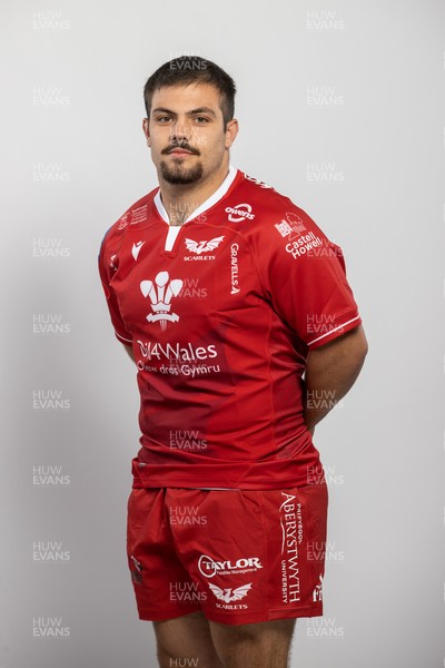 150921 - Scarlets Rugby Squad Headshots - Dom Booth