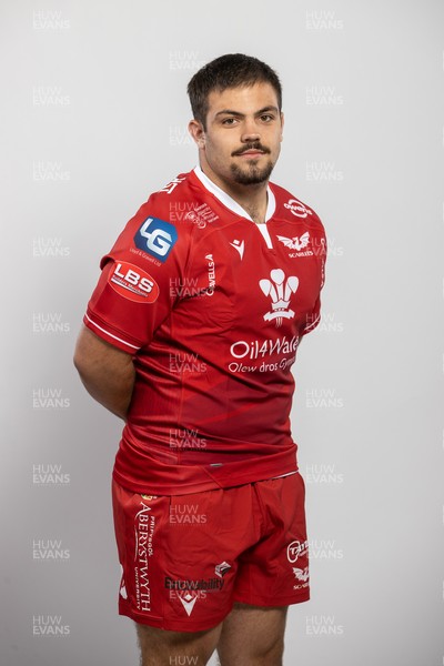 150921 - Scarlets Rugby Squad Headshots - Dom Booth
