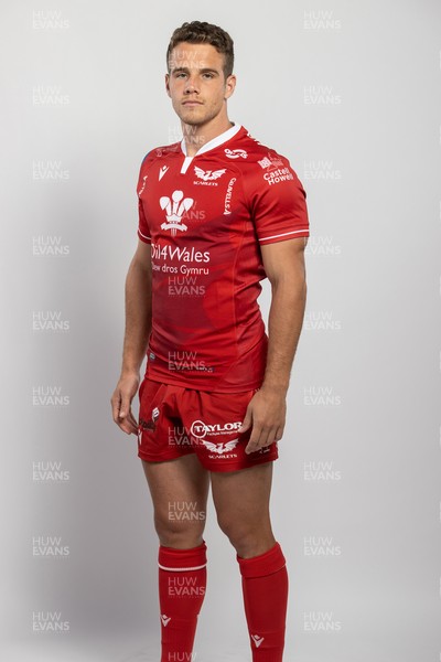 150921 - Scarlets Rugby Squad Headshots - Kieran Hardy