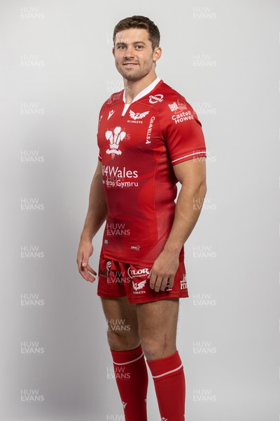 150921 - Scarlets Rugby Squad Headshots - Leigh Halfpenny