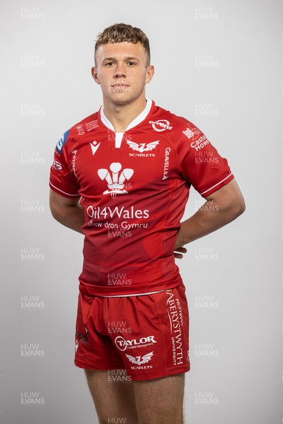 150921 - Scarlets Rugby Squad Headshots - Luke Davies