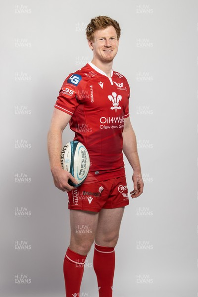 150921 - Scarlets Rugby Squad Headshots - Rhys Patchell