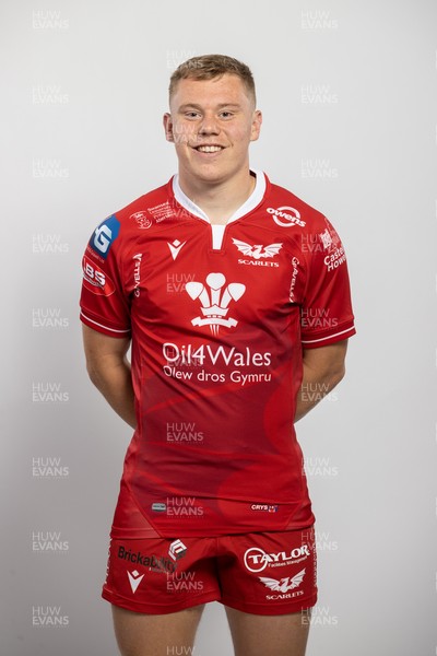 150921 - Scarlets Rugby Squad Headshots - Sam Costelow