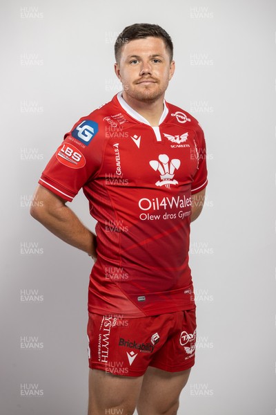 150921 - Scarlets Rugby Squad Headshots - Steff Evans