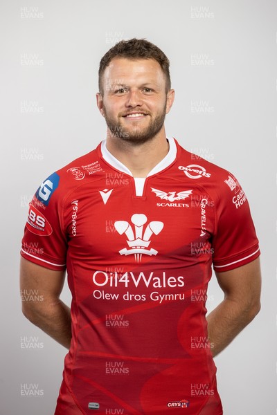 150921 - Scarlets Rugby Squad Headshots - Steff Hughes