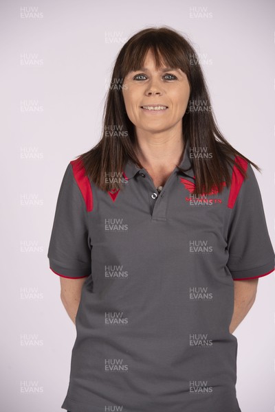 230921 - Scarlets Rugby Squad - Donna Wilding