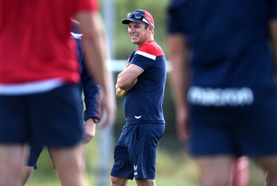 050819 - Scarlets Rugby Training - Brad Mooar during training