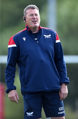 050819 - Scarlets Rugby Training - Glenn Delaney during training