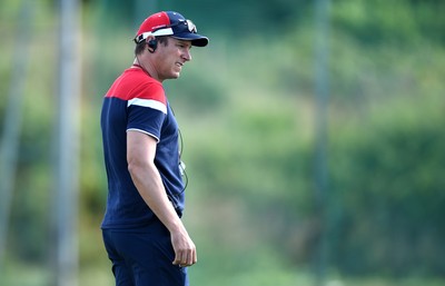 050819 - Scarlets Rugby Training - Brad Mooar during training