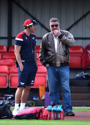 050819 - Scarlets Rugby Training - Brad Mooar and Nigel Short during training