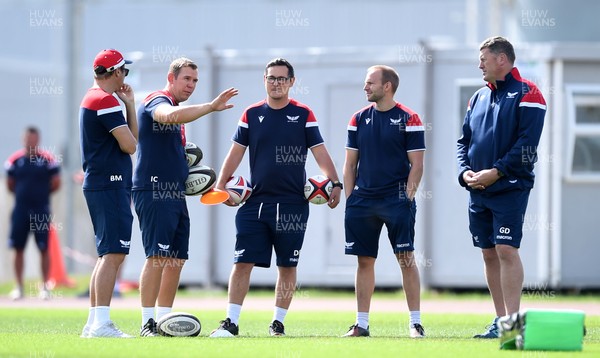 050819 - Scarlets Rugby Training - Brad Mooar, Ioan Cunningham, Dai Flanagan, Richard Wiffin and Glenn Delaney during training