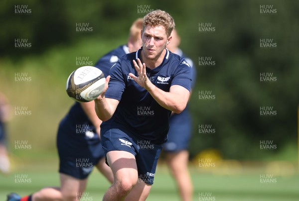 050819 - Scarlets Rugby Training - Angus O'Brien during training