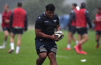 Scarlets Rugby Training 100820