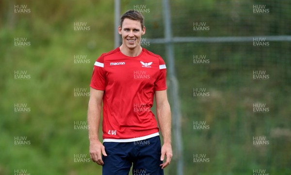 150920 - Scarlets Rugby Training - Liam Williams during training