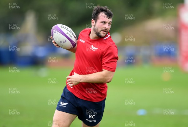 150920 - Scarlets Rugby Training - Ryan Conbeer during training