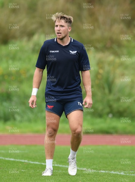 150920 - Scarlets Rugby Training - Tyler Morgan during training