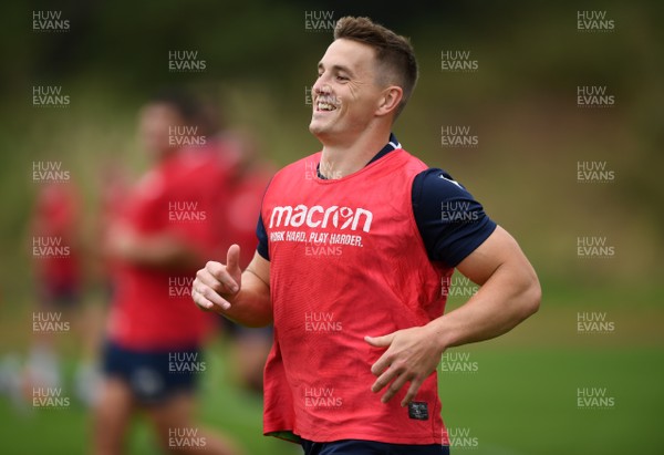 150920 - Scarlets Rugby Training - Jonathan Davies during training