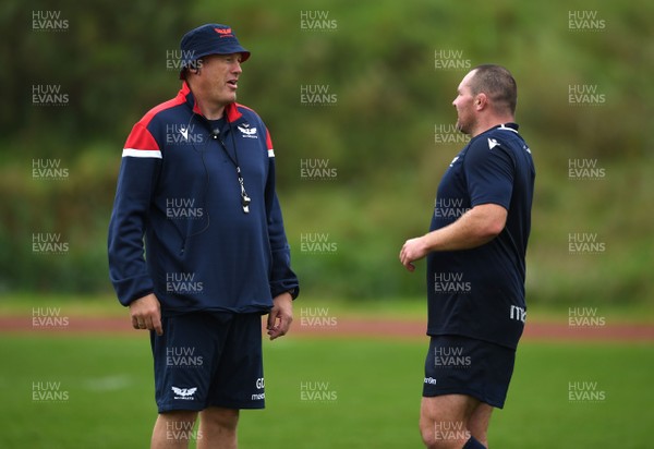 150920 - Scarlets Rugby Training - Glenn Delaney and Ken Owens during training