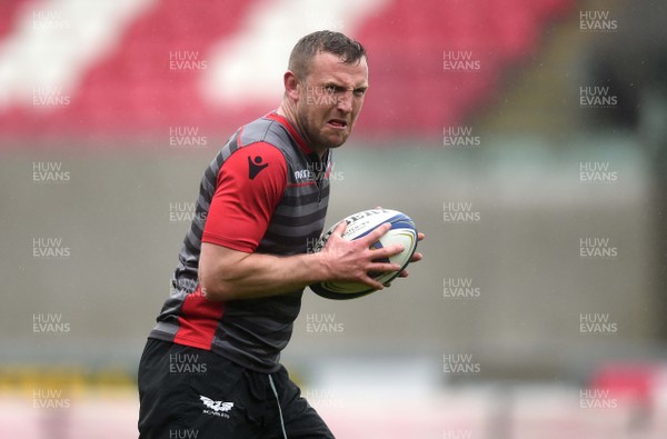 170418 - Scarlets Rugby Training - Hadleigh Parkes during training
