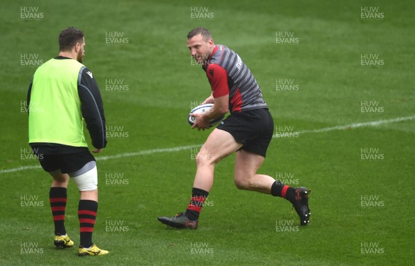 170418 - Scarlets Rugby Training - Hadleigh Parkes during training
