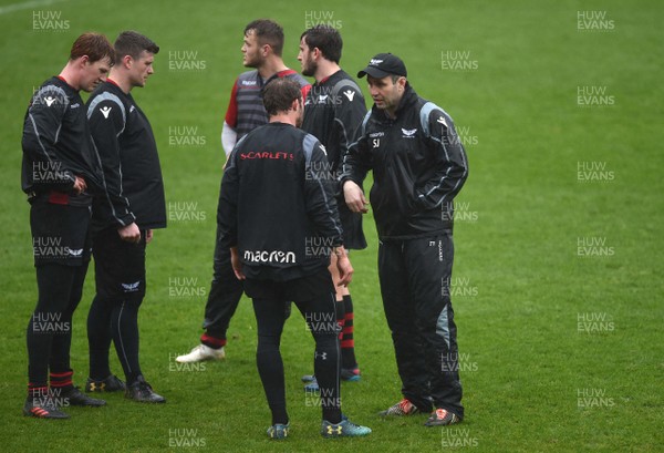 170418 - Scarlets Rugby Training - Leigh Halfpenny and Stephen Jones during training