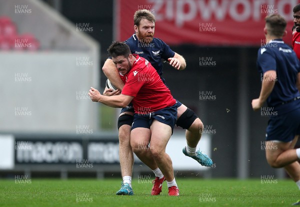 211020 - Scarlets Rugby Training - Marc Jones and Tom Phillips during training
