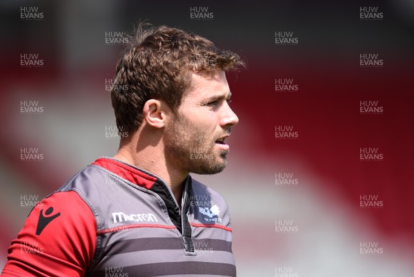 220518 - Scarlets Rugby Training - Leigh Halfpenny during training