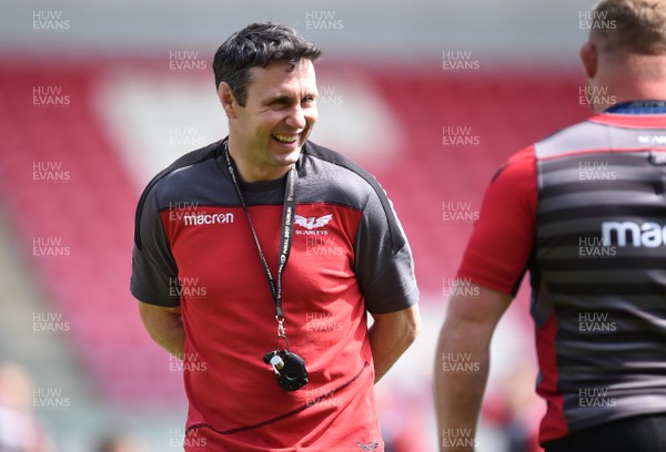220518 - Scarlets Rugby Training - Stephen Jones during training