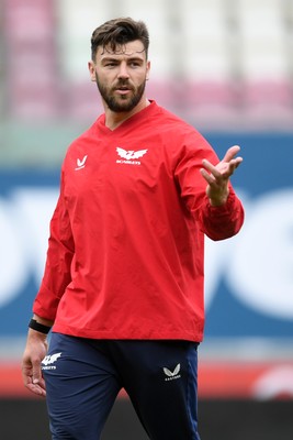 290525 - Scarlets Training - Scarlets train ahead of their trip to Dublin as they face Leinster in the United Rugby Championship Quarter Final - Johnny Williams