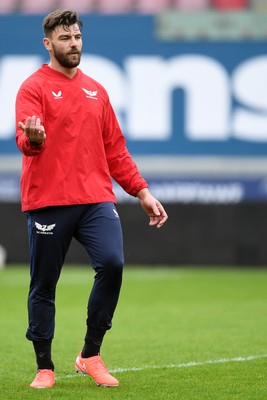 290525 - Scarlets Training - Scarlets train ahead of their trip to Dublin as they face Leinster in the United Rugby Championship Quarter Final - Johnny Williams