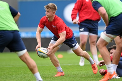 290525 - Scarlets Training - Scarlets train ahead of their trip to Dublin as they face Leinster in the United Rugby Championship Quarter Final - Archie Hughes