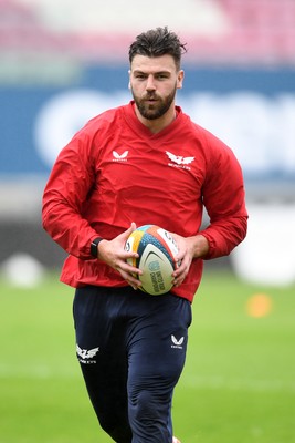 290525 - Scarlets Training - Scarlets train ahead of their trip to Dublin as they face Leinster in the United Rugby Championship Quarter Final - Johnny Williams