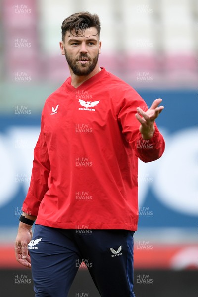 290525 - Scarlets Training - Scarlets train ahead of their trip to Dublin as they face Leinster in the United Rugby Championship Quarter Final - Johnny Williams