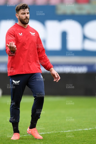 290525 - Scarlets Training - Scarlets train ahead of their trip to Dublin as they face Leinster in the United Rugby Championship Quarter Final - Johnny Williams