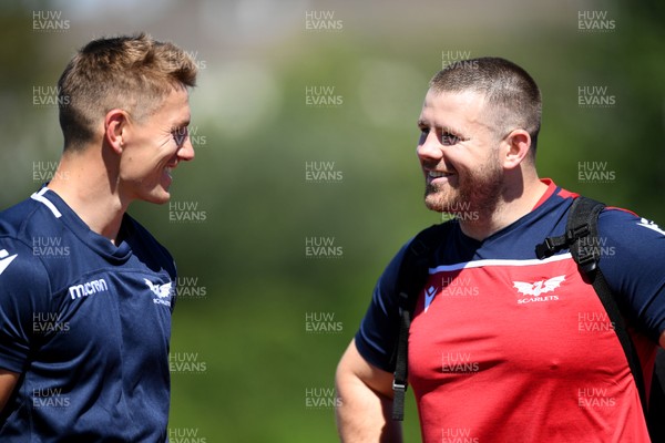300720 - Scarlets Rugby Training - Jonathan Davies and Rob Evans during training
