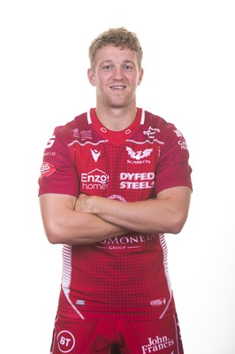 130819 - Scarlets Rugby Squad - Angus O'Brien