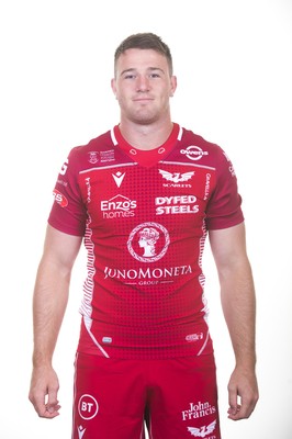 130819 - Scarlets Rugby Squad - Ed Kennedy