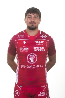 130819 - Scarlets Rugby Squad - Joe Miles