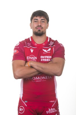 130819 - Scarlets Rugby Squad - Joe Miles