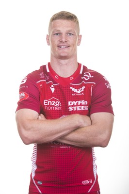 130819 - Scarlets Rugby Squad - Johnny McNicholl