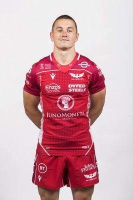 130819 - Scarlets Rugby Squad Headshots - Jonathan Davies